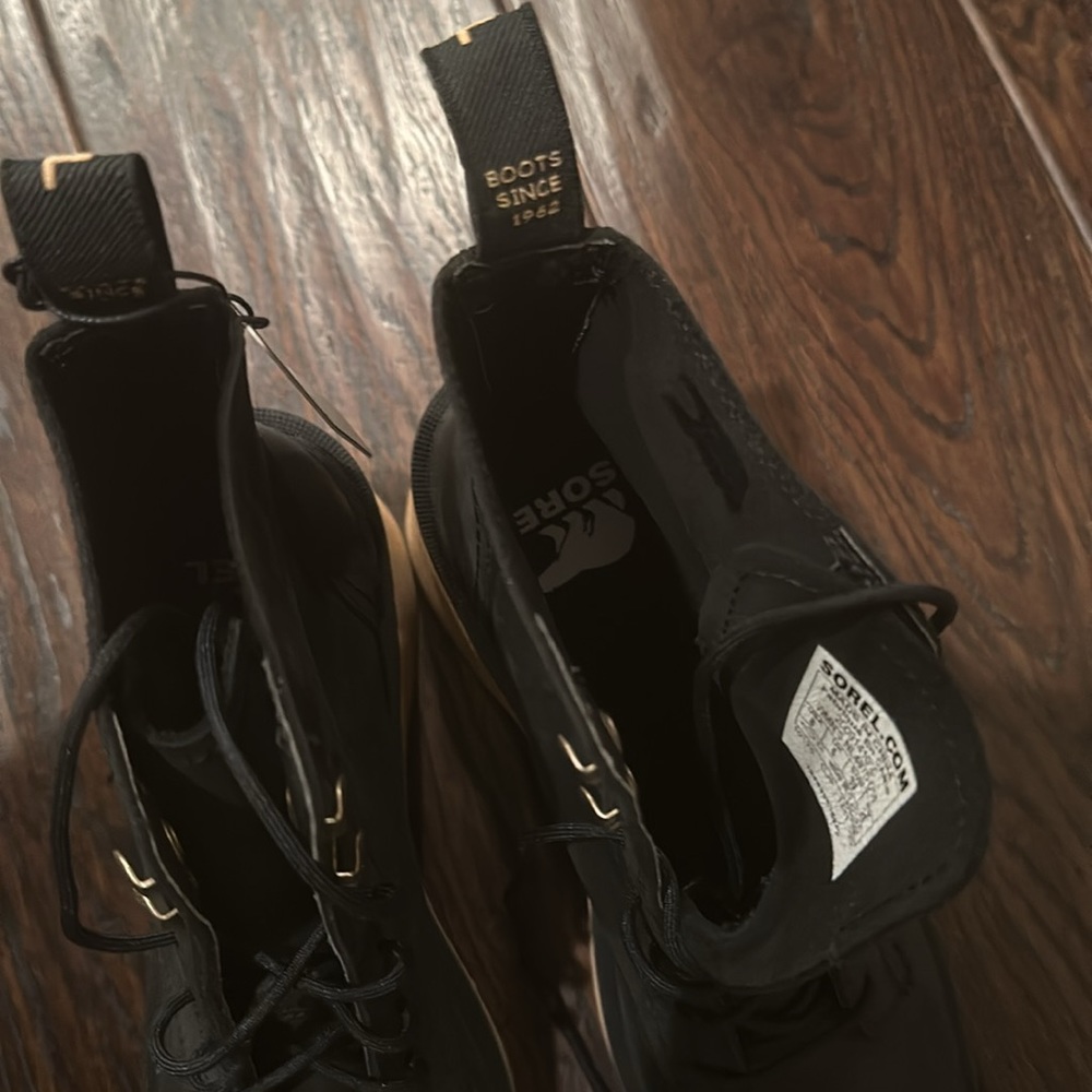 Sorel Black and Tan Ankle Boots - Picture 9 of 9